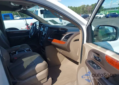 2015 Chrysler Town & Country Touring из США, поврежденный, VIN 2C4RC1BG7FR561552